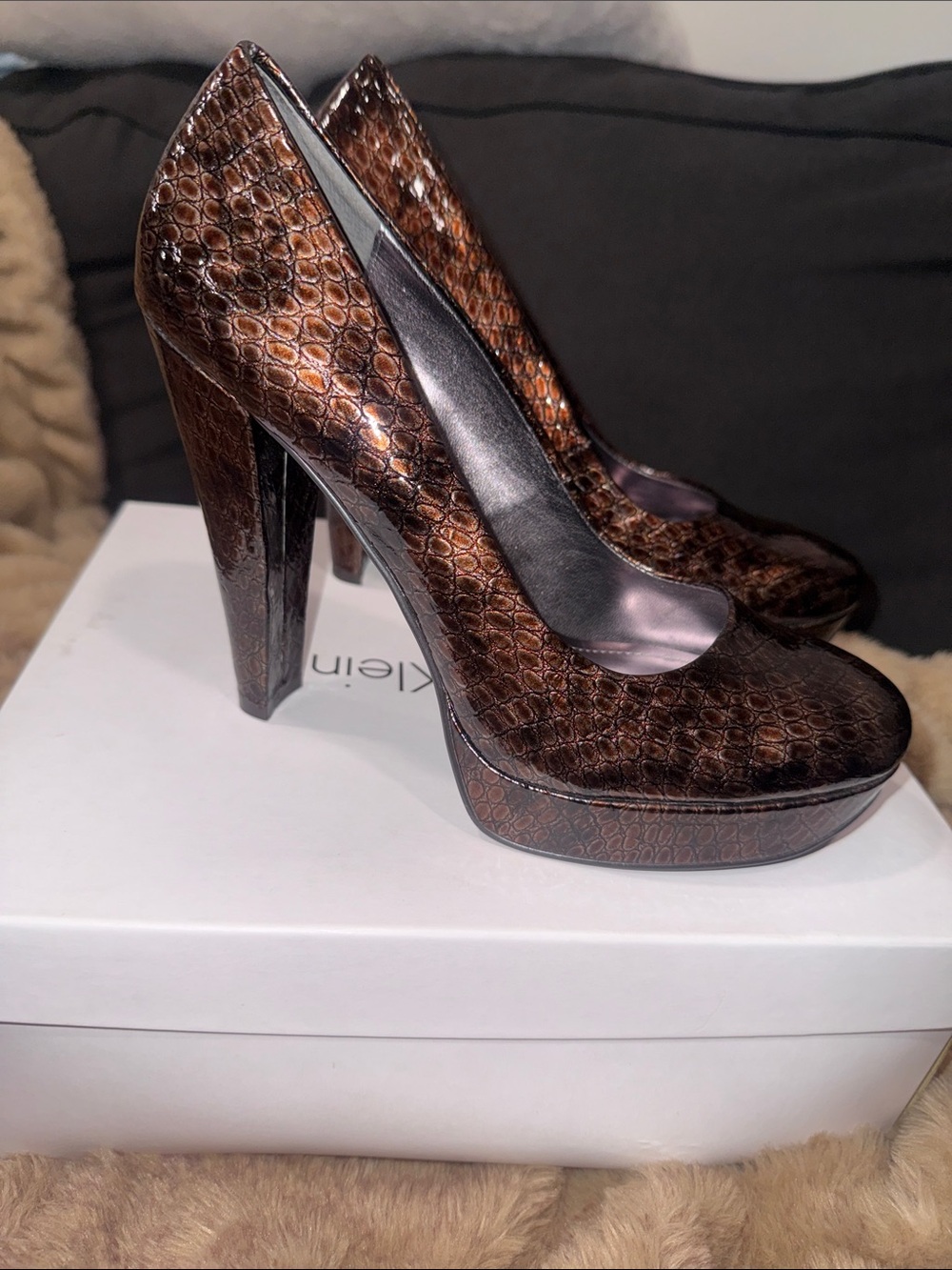 NIB Calvin Klein Carley brown croco patent leather pumps, heels, size 7.5